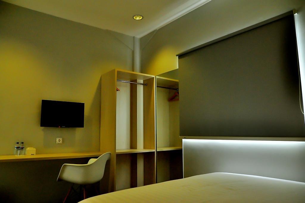 Summer Bed & Breakfast Banjarmasin  Værelse billede